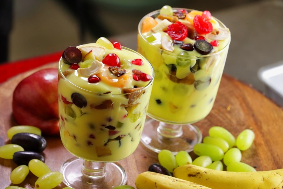 How to Make Fruit Custard Healthier with Natural Sweeteners and Fresh Fruits